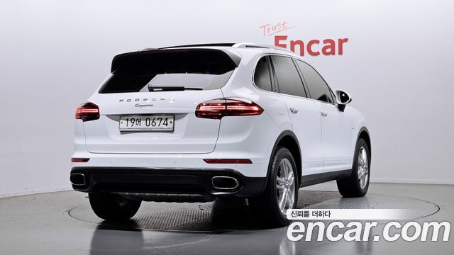 Porsche Cayenne 2016 — photo 2