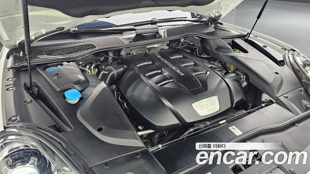 Porsche Cayenne 2016 — photo 6