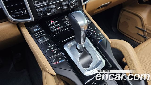 Porsche Cayenne 2016 — photo 9