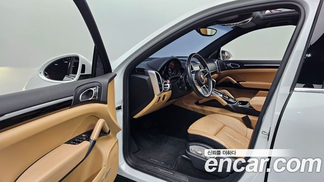 Porsche Cayenne 2016 — photo 10