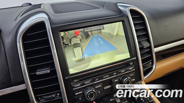 Porsche Cayenne 2016 — photo 14