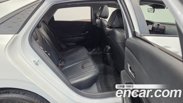 Hyundai AVANTE 2024 — photo 18