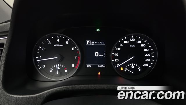Hyundai AVANTE 2018 — photo 11