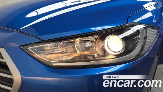 Hyundai AVANTE 2018 — photo 8