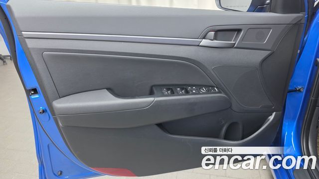 Hyundai AVANTE 2018 — photo 14