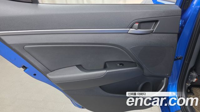 Hyundai AVANTE 2018 — photo 15