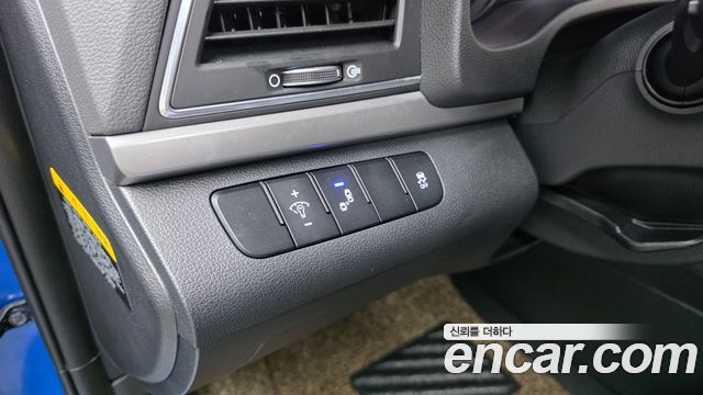 Hyundai AVANTE 2018 — photo 27