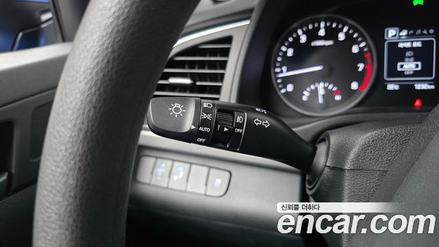Hyundai AVANTE 2018 — photo 29
