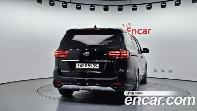 Kia Canival 2019 — photo 4
