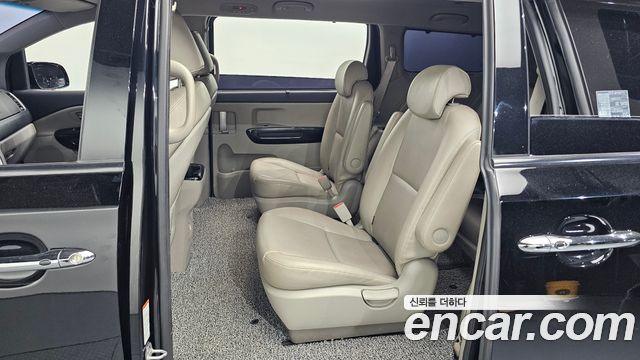 Kia Canival 2019 — photo 11