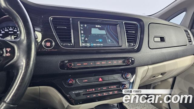 Kia Canival 2019 — photo 12