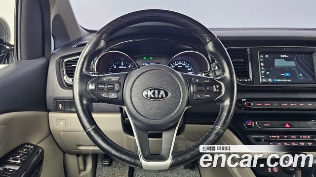Kia Canival 2019 — photo 13