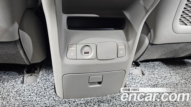 Kia Canival 2019 — photo 17