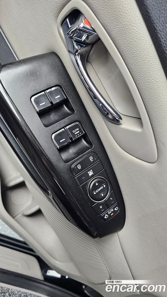 Kia Canival 2019 — photo 18