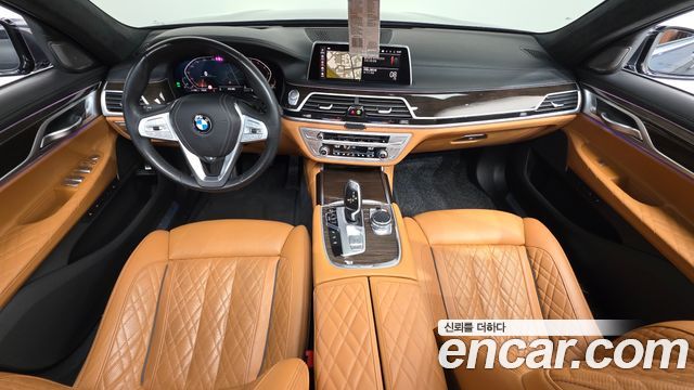 BMW 7-Series 2020 — photo 10