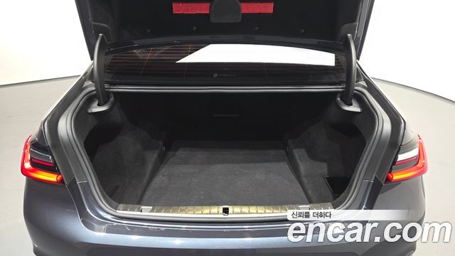 BMW 7-Series 2020 — photo 26