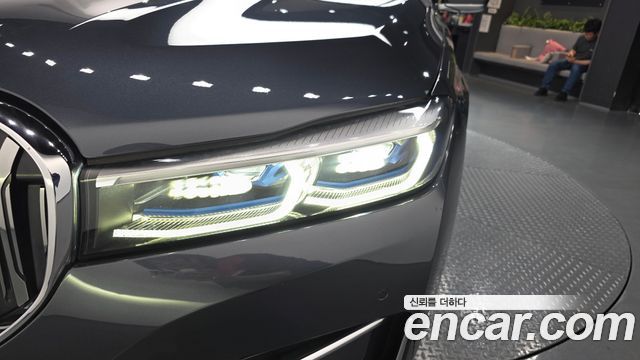 BMW 7-Series 2020 — photo 8