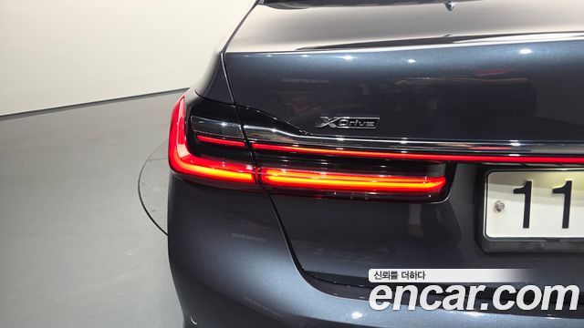 BMW 7-Series 2020 — photo 9