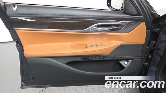 BMW 7-Series 2020 — photo 14