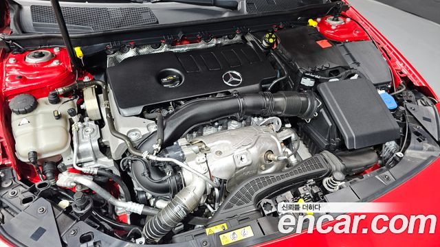 Mercedes-Benz A-Class 2019 — photo 6