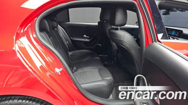 Mercedes-Benz A-Class 2019 — photo 17
