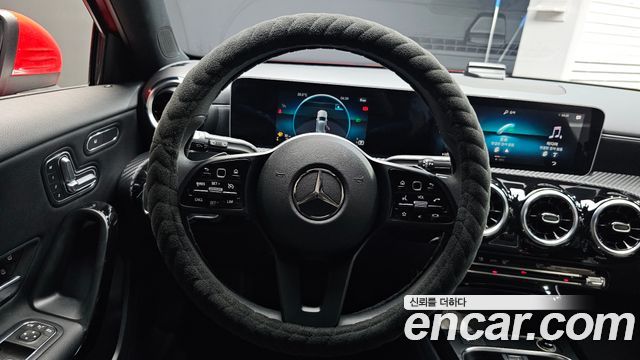 Mercedes-Benz A-Class 2019 — photo 18