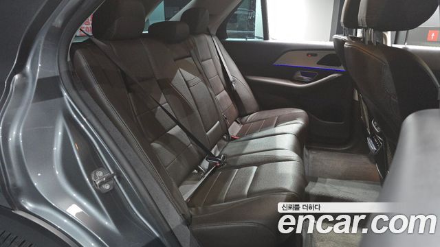 Mercedes-Benz GLE-Class 2019 — photo 17