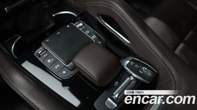 Mercedes-Benz GLE-Class 2019 — photo 24
