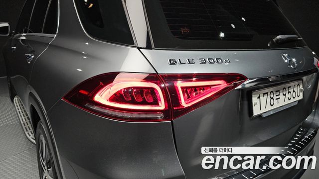 Mercedes-Benz GLE-Class 2019 — photo 9