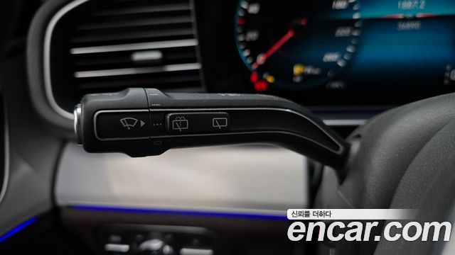 Mercedes-Benz GLE-Class 2019 — photo 29