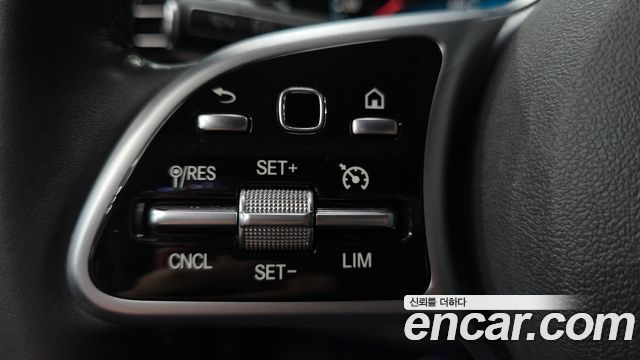 Mercedes-Benz GLE-Class 2019 — photo 30