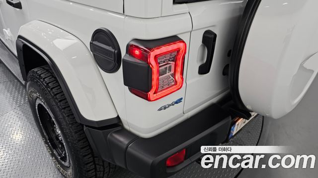 Jeep Wrangler 2021 — photo 9