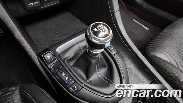 Hyundai Veloster 2019 — photo 12