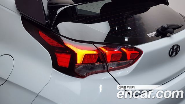 Hyundai Veloster 2019 — photo 9