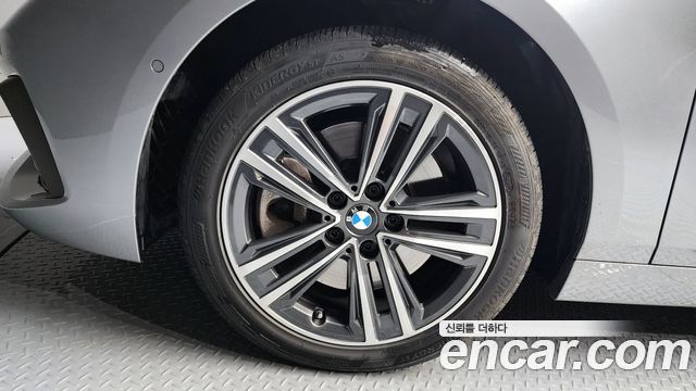BMW 1-Series 2022 — photo 5