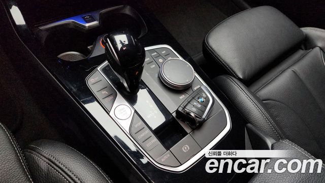 BMW 1-Series 2022 — photo 12
