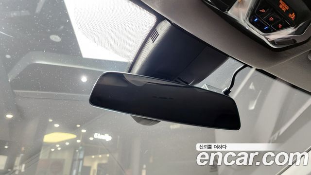 BMW 1-Series 2022 — photo 28