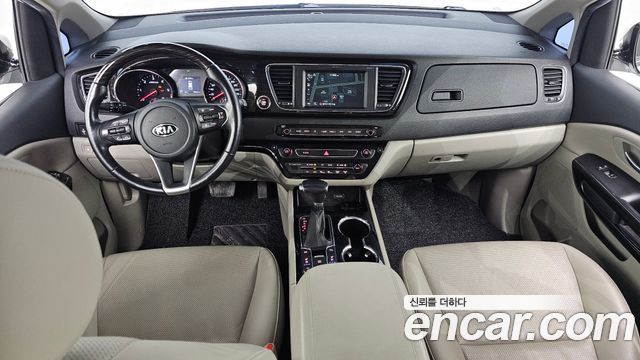 Kia Canival 2019 — photo 10