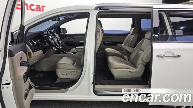 Kia Canival 2019 — photo 13