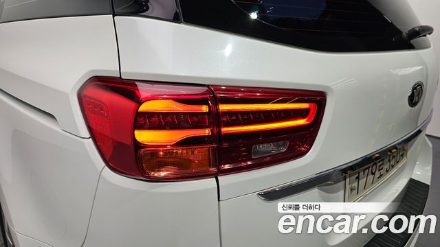 Kia Canival 2019 — photo 9