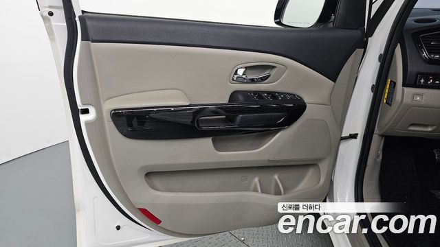 Kia Canival 2019 — photo 14