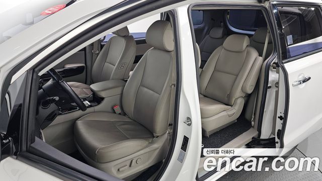 Kia Canival 2019 — photo 16
