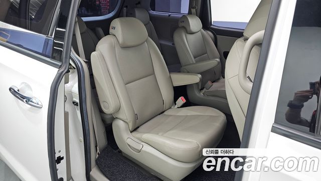 Kia Canival 2019 — photo 33