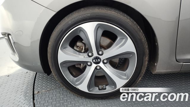 Kia Carens 2014 — photo 5