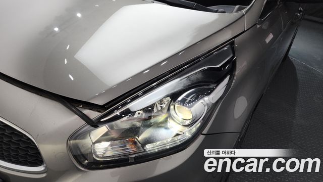Kia Carens 2014 — photo 8