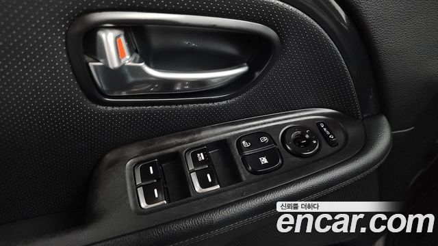 Kia Carens 2014 — photo 28