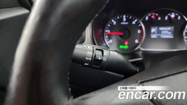 Kia Carens 2014 — photo 30