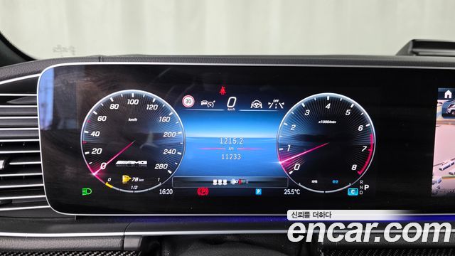 Mercedes-Benz GLE-Class 2025 — photo 11