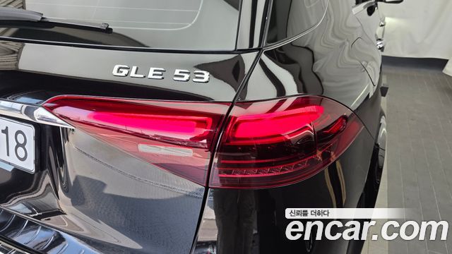 Mercedes-Benz GLE-Class 2025 — photo 9