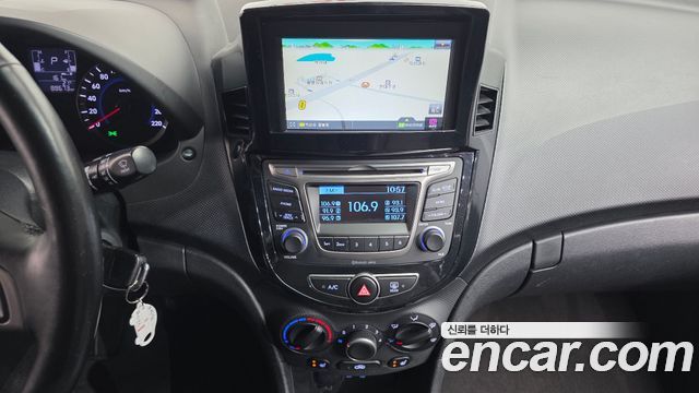 Hyundai Accent 2019 — photo 15